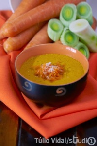 Sopas - Sopa de tomate, sopa de abóboamêndocurry, sopa de yacon, Sopa de cenoura com coco, sopa doce de banana.